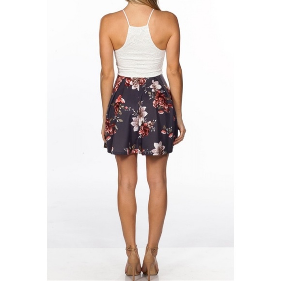 Lace Floral Pleated Mini Dress - Picture 4 of 4